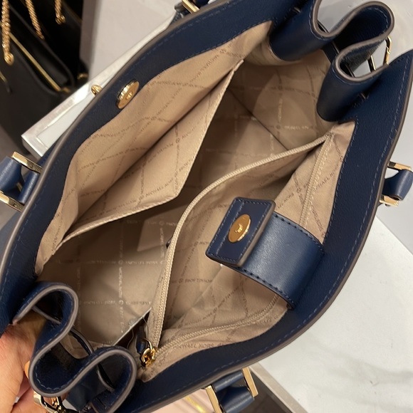 Michael Kors 35T1GHMS2L Hamilton Medium Satchel Crossbody Navy - Picture 13 of 16